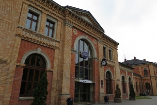 960px-WK15_Bielsko_Biała_Główna_(16)_Travelarz